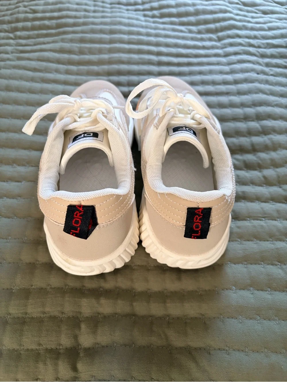 De Florence  White Casual Sneakers - Lightweight Comfort